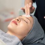 rejuvenating-facial-gas-treatment-face-peeling-procedure-beauty-clinic_46370-861